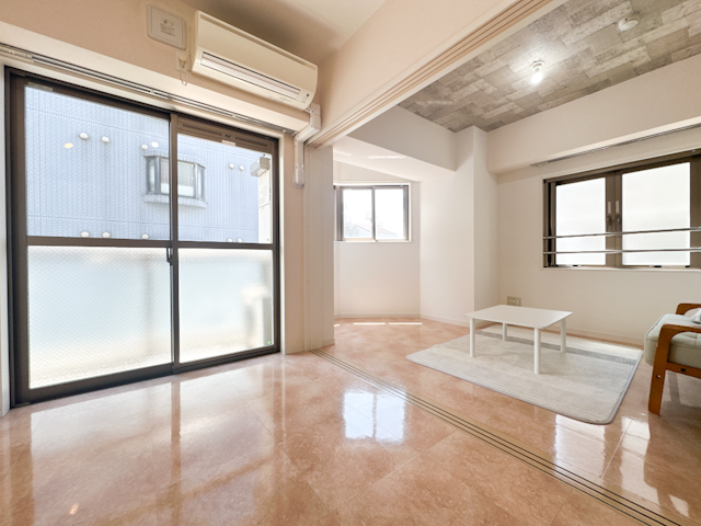 主役は陽だまり 401の内観