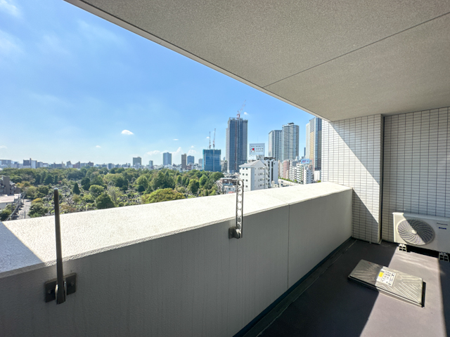 最上階、静かな空 1102の内観