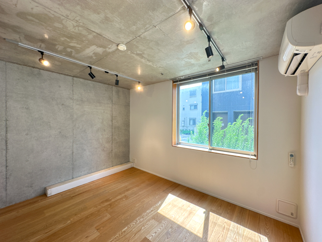 都会の秘密基地 E104の内観