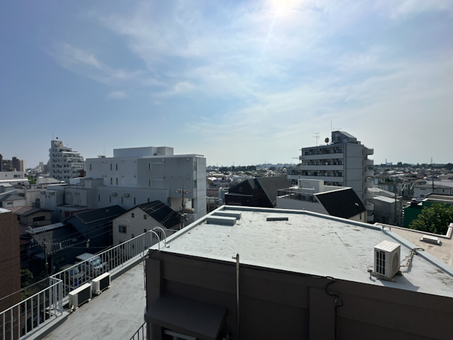 心地よい素材感 602の内観