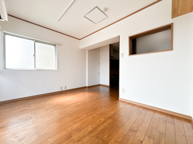 心地よい素材感 602の内観