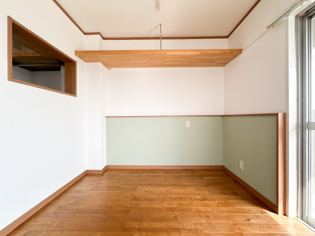 心地よい素材感 602の内観