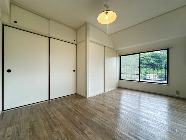 レトロだけど令和 405の外観