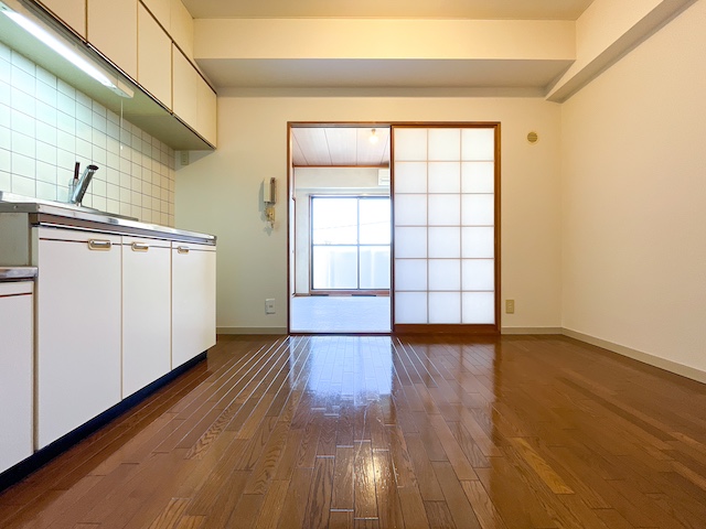 駅近レトロ 205の内観