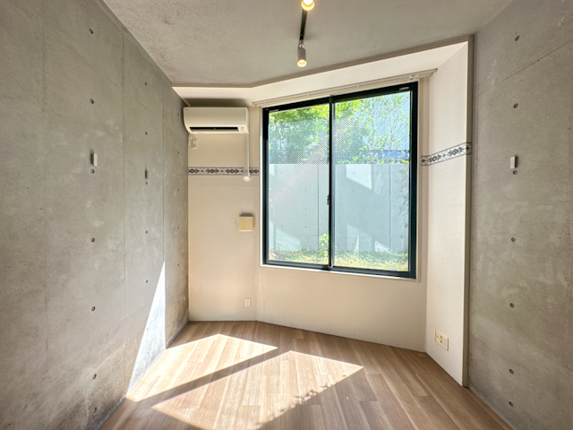 木と光のぬくもりROOM 102の内観