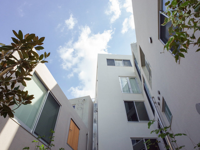 憩いのテラスとキッチンで 107の内観