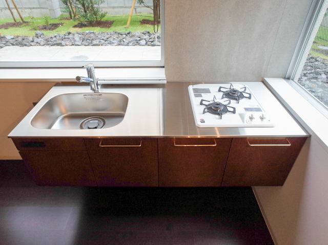 憩いのテラスとキッチンで 107の内観