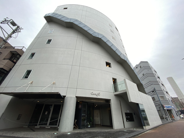 コンクリと無垢床 304の内観