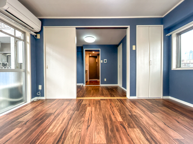 ネイビーダーク 801の外観