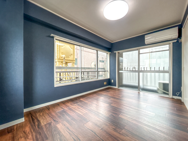 ネイビーダーク 801の内観