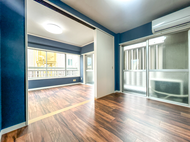 ネイビーダーク 801の内観