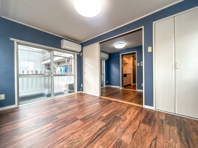 ネイビーダーク 801の内観