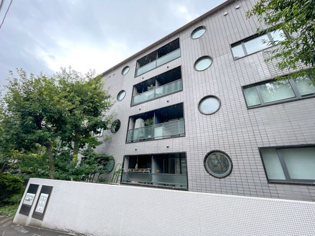 ヒルズとタワーと 301の内観