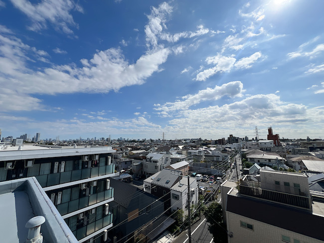 空と友達 501の内観