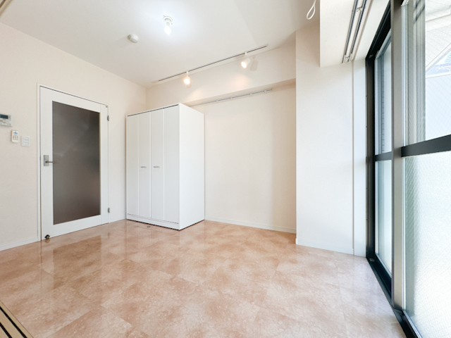 主役は陽だまり 501の内観