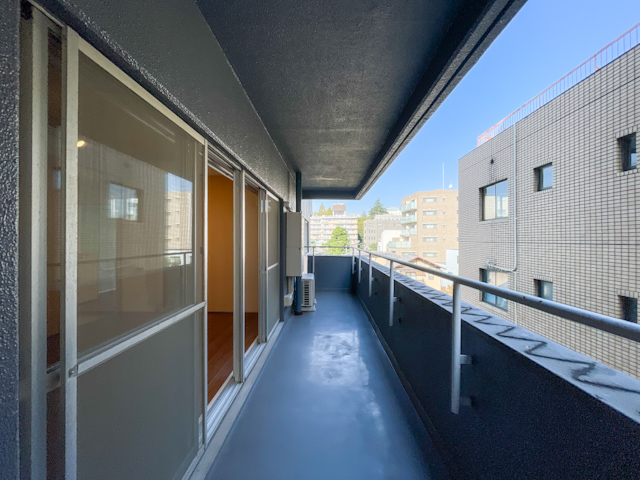 リノベと繋がりの暮らし 502の内観