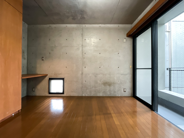 静けさの中に 203の内観