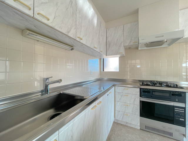 ブナの木と暮らす 401の内観