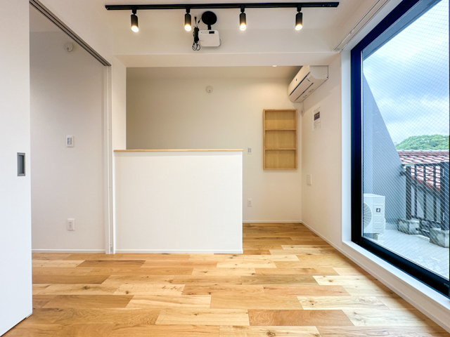 ペットと映画鑑賞 204の内観