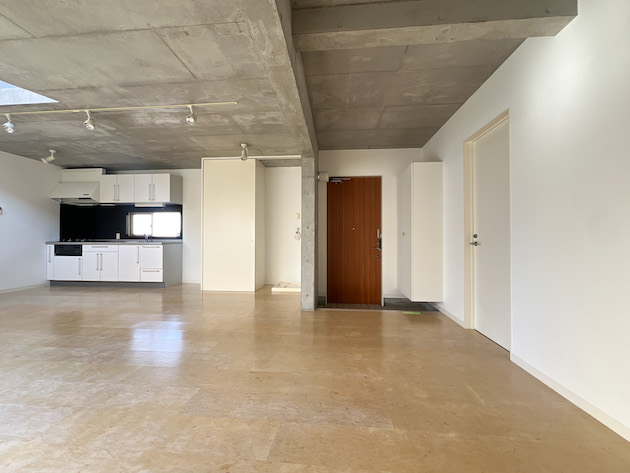 ひっそり優雅に Aの内観