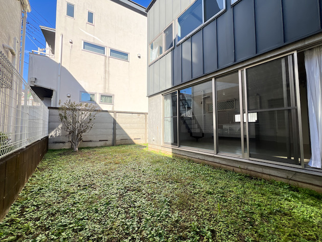 ひっそり優雅に Aの内観