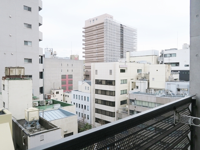 都会で深呼吸 1007の内観