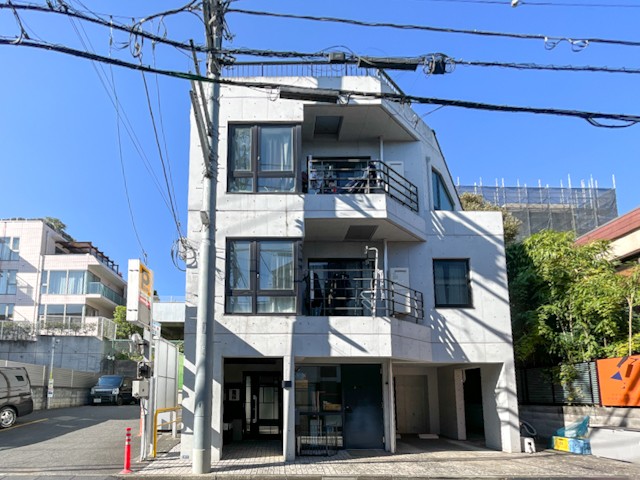 太陽を味方に 401の内観