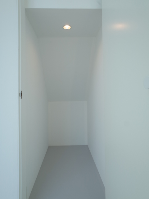 純白の美術館 Aの内観