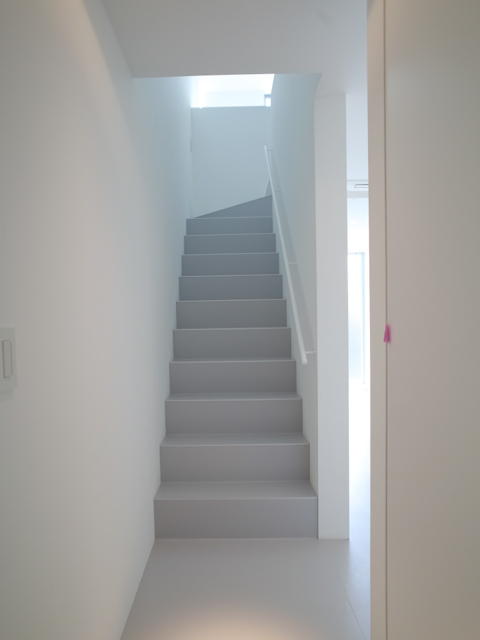 純白の美術館 Aの内観