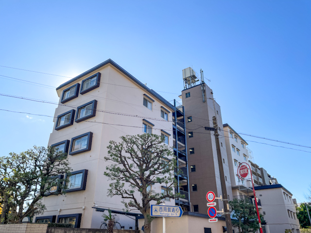 ミルクティーを淹れる 601の内観