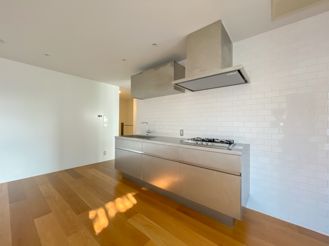 光と木の中目黒 002の内観