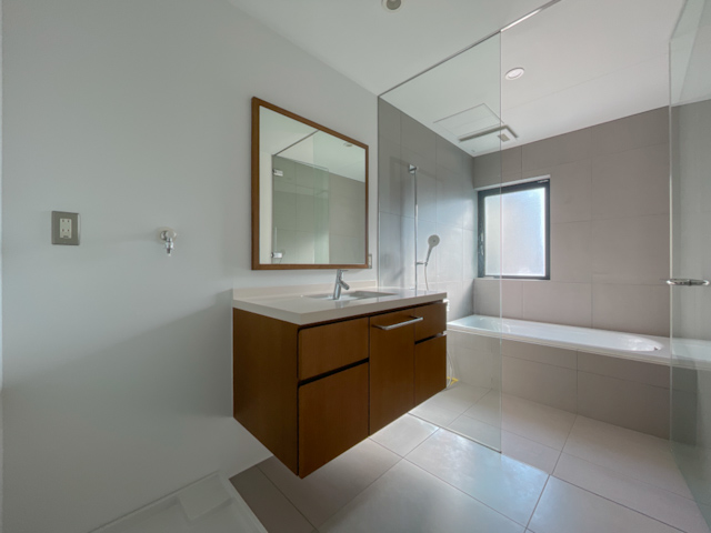 光と木の中目黒 002の内観