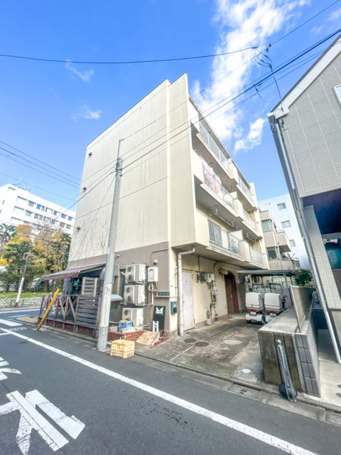 白い八雲 201の内観