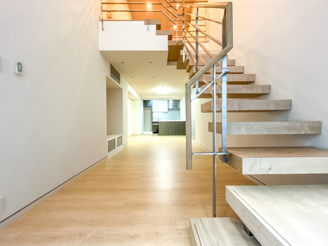 大人のメゾネット 103の内観