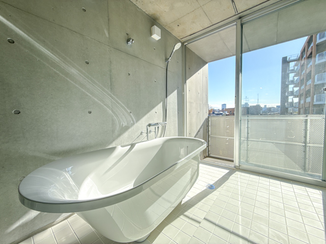 魅惑のバスルーム 402の内観