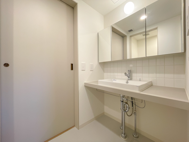 自由な空間 S2の内観