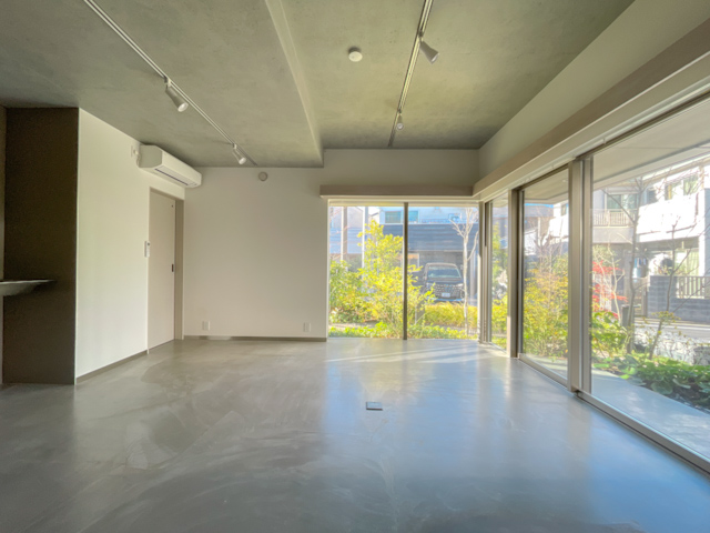 自由な空間 S2の内観