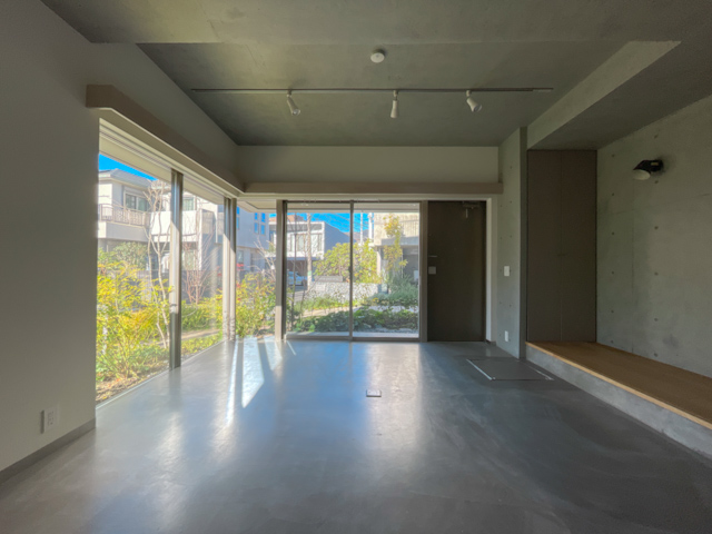 自由な空間 S2の内観