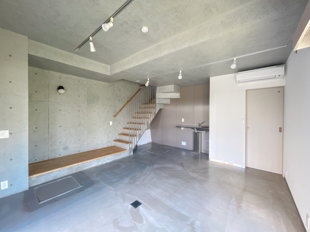 自由な空間 S2の内観