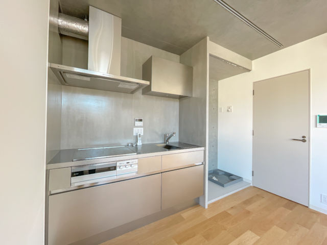 自由な空間 S2の内観