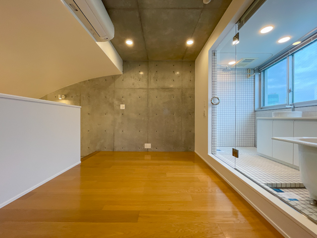 感性が住まうメゾネット 301の内観