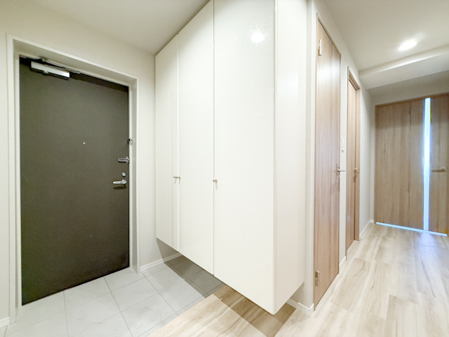 都心を使いこなす、静かな居場所 605の内観