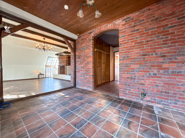 レンガのお城 301の内観