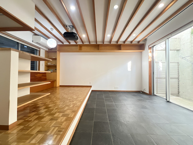 リビングに集合 1の内観