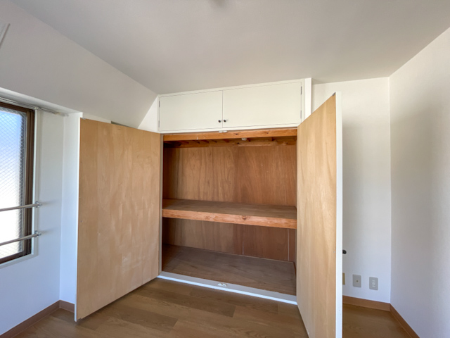 窓の向こうに続くストーリー 301の内観