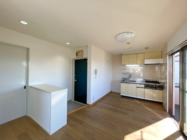 窓の向こうに続くストーリー 301の外観