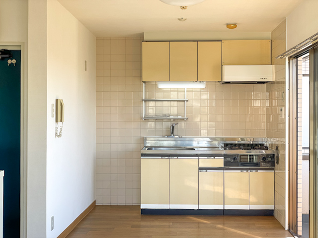 窓の向こうに続くストーリー 301の内観