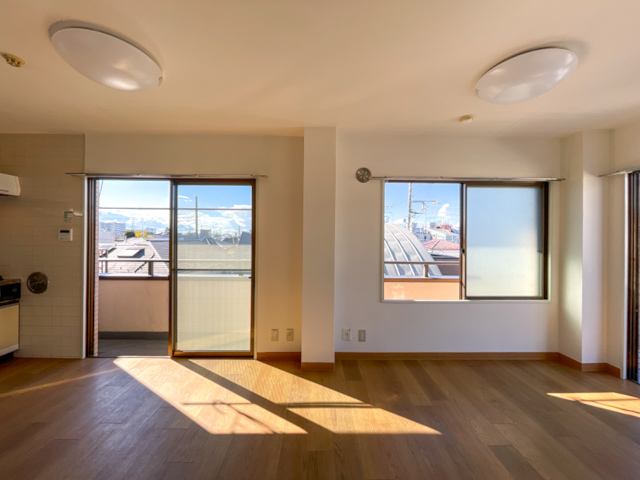 窓の向こうに続くストーリー 301の内観