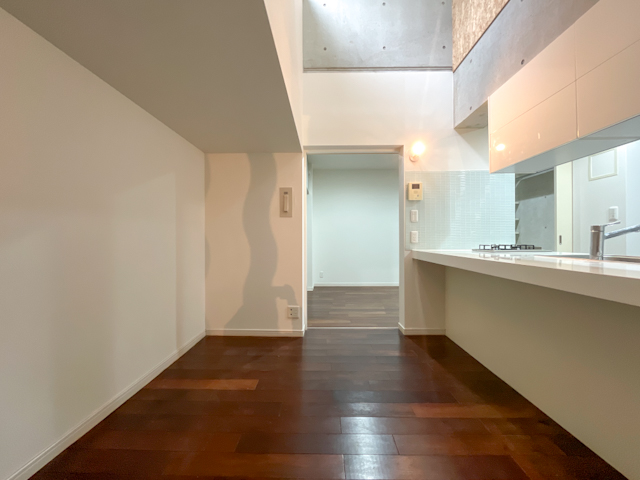 神宮前ラビリンス 108の内観