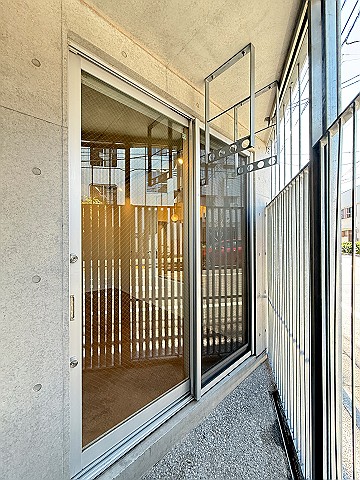 土間と無垢 102の内観